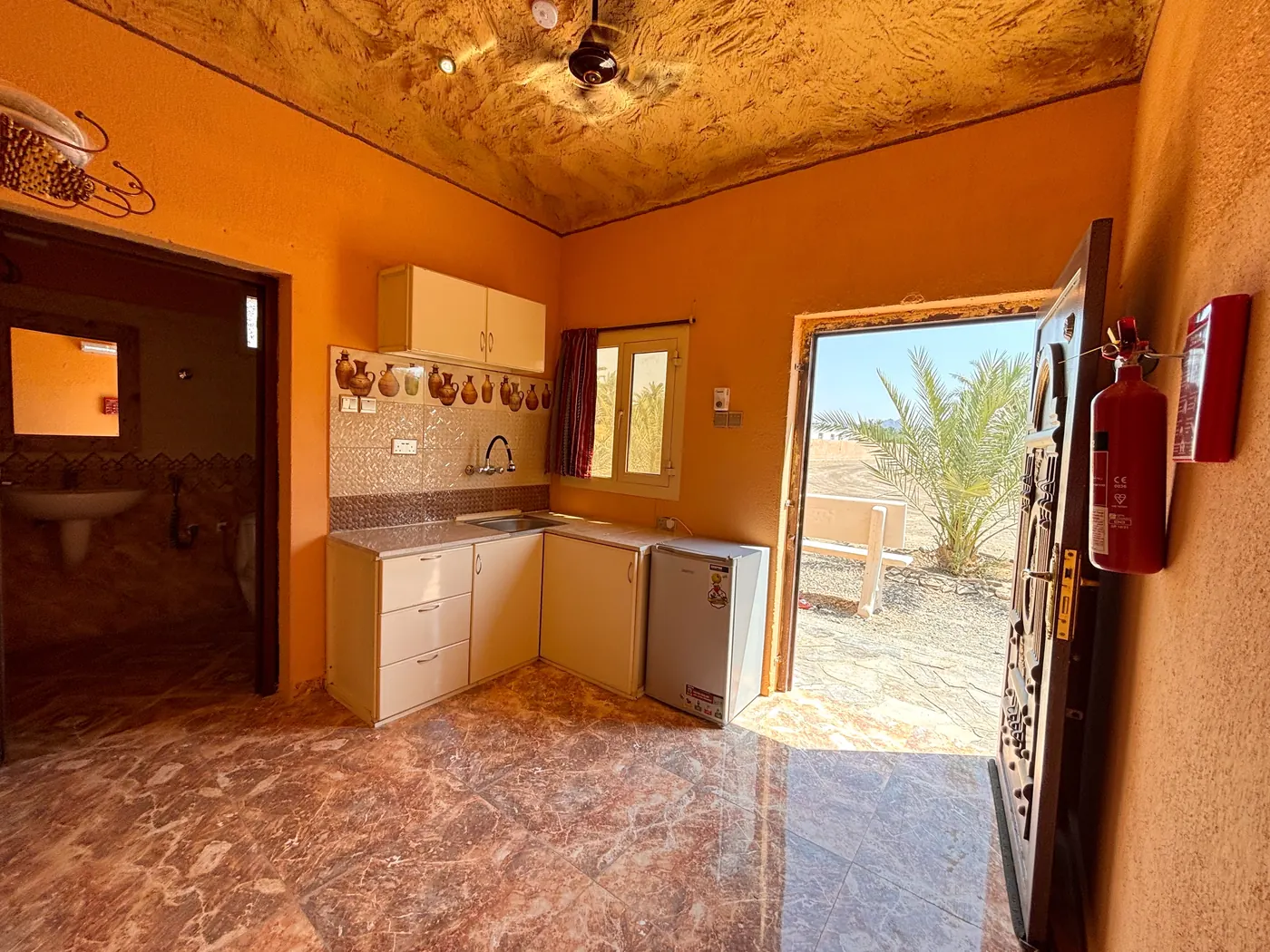 Kitchenette and the door to the garden