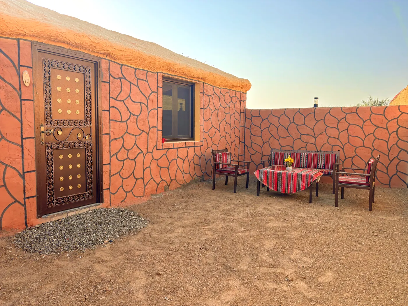 Bungalow 10: a private walled courtyard